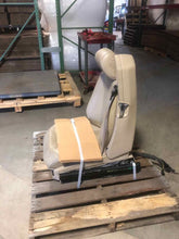 Load image into Gallery viewer, Cd Changer Mercedes SL320 SL500 SL600 1994 94 1995 95 1996 96 1997 97 1998 98 - NW139074
