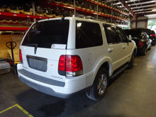 Load image into Gallery viewer, FOG LAMP LIGHT F150 Pickup Aviator 2001-2005 Bumper Mounted - NW81670
