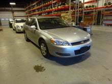 Load image into Gallery viewer, RADIATOR FAN ASSEMBLY Monte Carlo Impala 2006 06 2007 07 08 09 10 11 - NW63345
