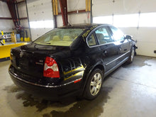 Load image into Gallery viewer, [INVENTORYCAR_YEAR_MAKE_MODEL] SIDE MARKER LAMP LIGHT Fender Mounted - NW83717

