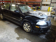 Load image into Gallery viewer, [INVENTORYCAR_YEAR_MAKE_MODEL] SIDE MARKER LAMP LIGHT Fender Mounted - NW83717
