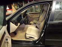 Load image into Gallery viewer, RADIO AM FM CD 330i 325i 2005 05 AM FM CD - NW136294
