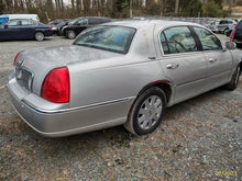 Load image into Gallery viewer, ECU ECM COMPUTER Lincoln Town Car 2005 05 - MM2660768
