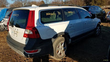 Load image into Gallery viewer, ECU ECM COMPUTER Volvo C70 S80 V70 XC60 XC70 2010 10 - MM2670384
