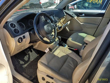 Load image into Gallery viewer, AC COMPRESSOR Audi TT Beetle Tiguan Jetta EOS 2009 09 2010 10 11 12 13 14 - MM2683694
