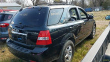 Load image into Gallery viewer, AC A/C AIR CONDITIONING COMPRESSOR Kia Sorento 07 08 09 - MM2693205
