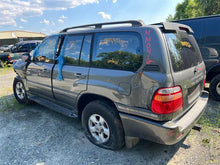 Load image into Gallery viewer, Transfer Case  LAND CRUISER 2000 - MM2783952
