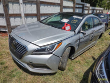 Load image into Gallery viewer, Alternator Hyundai Sonata 2017 - MM2870419
