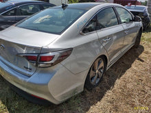 Load image into Gallery viewer, Alternator Hyundai Sonata 2017 - MM2870419

