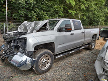 Load image into Gallery viewer, [INVENTORYCAR_YEAR_MAKE_MODEL] TRANSFER CASE - MM2800573
