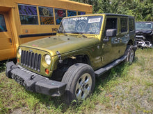 Load image into Gallery viewer, TRANSMISSION Jeep Wrangler 07 08 09 10 11 4X4 - MM2813637
