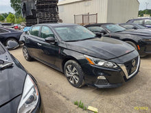 Load image into Gallery viewer, Grille Nissan Altima 2020 - MM2765123
