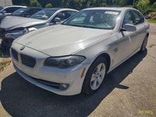 Load image into Gallery viewer, TRANSFER CASE BMW 528i 2012 12 - MM2810047
