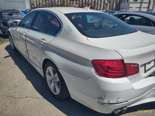 Load image into Gallery viewer, TRANSFER CASE BMW 528i 2012 12 - MM2810047
