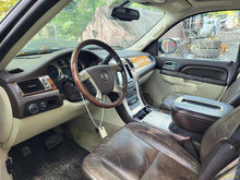 Load image into Gallery viewer, [INVENTORYCAR_YEAR_MAKE_MODEL] TRANSFER CASE - MM2859656
