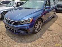 Load image into Gallery viewer, Grille Volkswagen Passat 2017 - MM2874304
