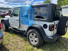 Load image into Gallery viewer, Alternator Jeep Wrangler 2021 - MM2820732
