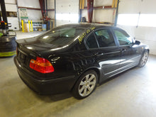 Load image into Gallery viewer, Fog Light BMW 320i 330i 325i 2002 02 2003 03 2004 04 2005 05 - NW82075

