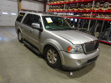 Load image into Gallery viewer, TRANSFER CASE Lincoln Navigator 2003 03 2004 04 - NW176573
