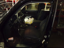 Load image into Gallery viewer, Headlight Lamp Assembly Jeep Liberty 2012 - NW481511
