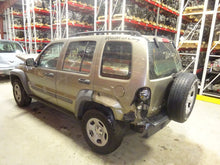 Load image into Gallery viewer, SIDE MARKER LAMP LIGHT Jeep Liberty 05 06 07 Bumper Mounted Right - NW81625

