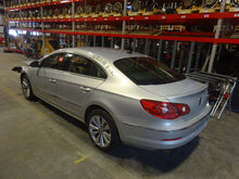 Load image into Gallery viewer, TURN SIGNAL LIGHT LAMP CC 09 10 11 12 Bumper Mounted Right - NW83654
