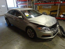Load image into Gallery viewer, TURN SIGNAL LIGHT LAMP CC 09 10 11 12 Bumper Mounted Right - NW83654
