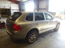 Load image into Gallery viewer, TRANSFER CASE Cayenne 2003 03 2004 04 2005 05 2006 06 - NW177032
