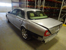 Load image into Gallery viewer, BODY CONTROL MODULE BCM COMPUTER Vanden Pl XJ8 XJ8L XJR 05-07 - NW33161
