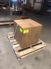 Load image into Gallery viewer, PARKLAMP Volvo V70 2001 01 2002 02 03 04 05 06 07 Right - NW83784
