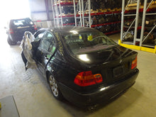 Load image into Gallery viewer, Fog Light BMW 320i 330i 325i 2002 02 2003 03 2004 04 2005 05 - NW82076
