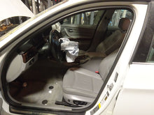 Load image into Gallery viewer, [INVENTORYCAR_YEAR_MAKE_MODEL] SIDE MARKER LAMP LIGHT Fender Mounted Right - NW82123
