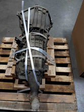 Load image into Gallery viewer, Grille Lincoln Navigator 2000 - NW97958
