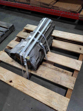 Load image into Gallery viewer, TRANSFER CASE Audi Q7 2007 07 2008 08 2009 09 2010 10 - NW176635
