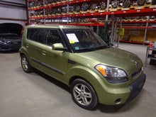Load image into Gallery viewer, Axle Shaft Kia Soul 2010 - NW12199
