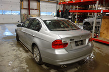 Load image into Gallery viewer, CARRIER ASSEMBLY BMW 328i 325i 2006 06 2007 07 2008 08 2009 09 10 11 Auto - NW46093
