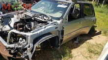 Load image into Gallery viewer, HEADLIGHT LAMP ASSEMBLY Envoy Envoy XL Envoy XUV 2002-2009 Left - MM2183033
