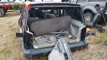Load image into Gallery viewer, TRANSFER CASE Jeep Cherokee 97 98 99 00 01 - MM2351738
