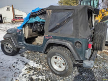 Load image into Gallery viewer, TRANSMISSION Jeep TJ Wrangler 2005 05 2006 06 - MM2967026
