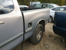 Load image into Gallery viewer, HEADLIGHT LAMP ASSEMBLY Toyota Tundra 00 01 02 03 04 Right - CTL193951
