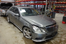 Load image into Gallery viewer, CARRIER ASSEMBLY E250 Van C230 C250 C300 C350 C63 E250D E300 08-16 AWD - NW46967
