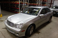 Load image into Gallery viewer, CARRIER ASSEMBLY C230 C280 C350 C55 2006 06 2007 07  FRONT - NW46874

