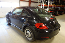 Load image into Gallery viewer, Computer Volkswagen Beetle 2012 - NW38646
