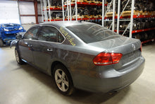 Load image into Gallery viewer, Exhaust Manifold Volkswagen Passat 2015 - NW66150
