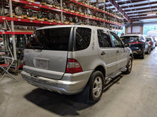 Load image into Gallery viewer, RADIATOR FAN W MOTOR Mercedes ML320 ML350 1998 98 - 05 - NW64308
