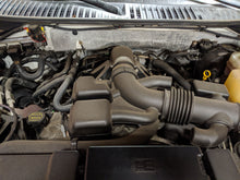 Load image into Gallery viewer, Fog Light Ford Ranger Expedition 2007 07 2008 08 2009 09 2010 10 2011 11 12 - NW81510
