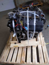 Load image into Gallery viewer, Grille Cadillac SRX 2004 - NW97871
