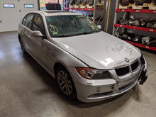 Load image into Gallery viewer, Fog Light BMW 330i 325i 2004 04 2005 05 2006 06 Coupe Convertible Right - NW216388
