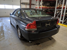 Load image into Gallery viewer, CD CHANGER Volvo V70 S40 S60 00 01 02 03 04 05 06 07 - NW297893
