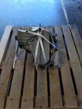 Load image into Gallery viewer, TRANSFER CASE Ml 320 Ml 350 98 99 00 01 02 03 04 05 - NW357282

